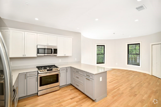 Building Photo - 682 Blue Hill Ave