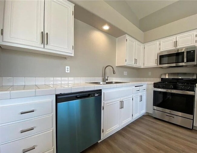 Foto del edificio - 9317 Mountain Rise Ave