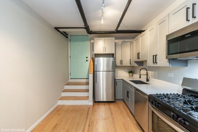Foto del edificio - 2839 N Sawyer Ave