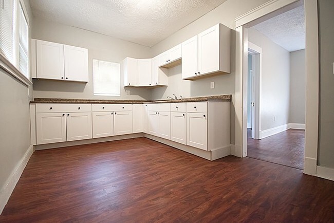 Building Photo - 3123 E 98th St