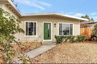 Building Photo - 368 Lochridge Dr