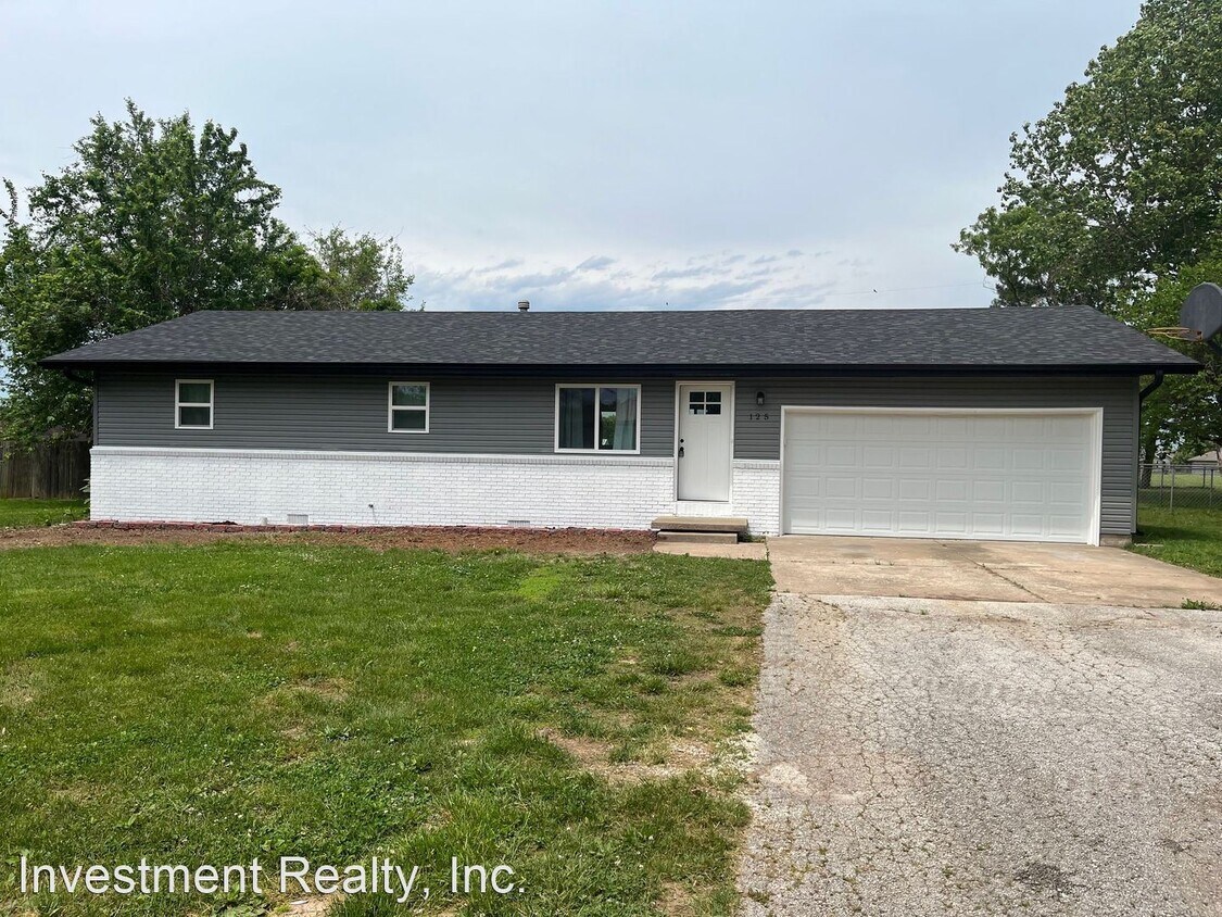 125 N Grand Prairie Dr, Willard, MO 65781 House Rental in Willard, MO