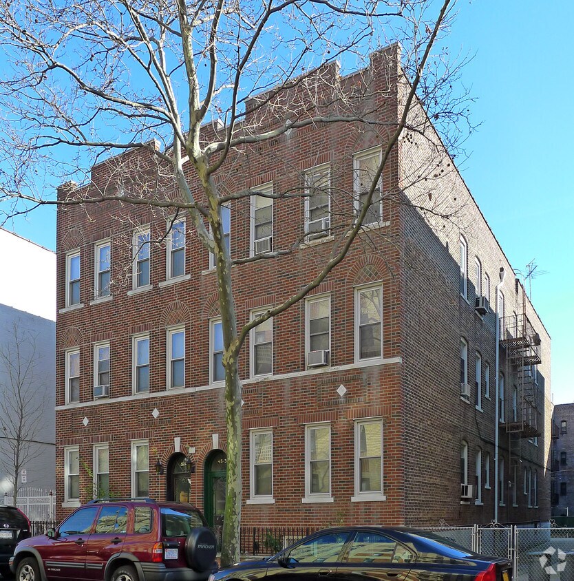 Primary Photo - 45-39 41st St