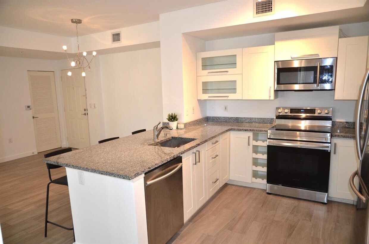 Primary Photo - 720 S Sapodilla Ave