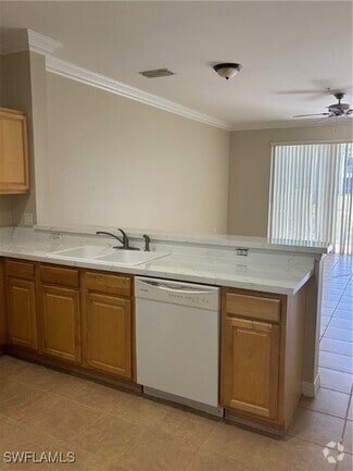 Building Photo - 1004 Hampton Cir