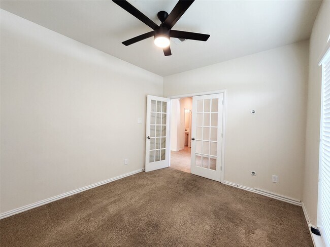Foto del edificio - 5902 Rice Rd