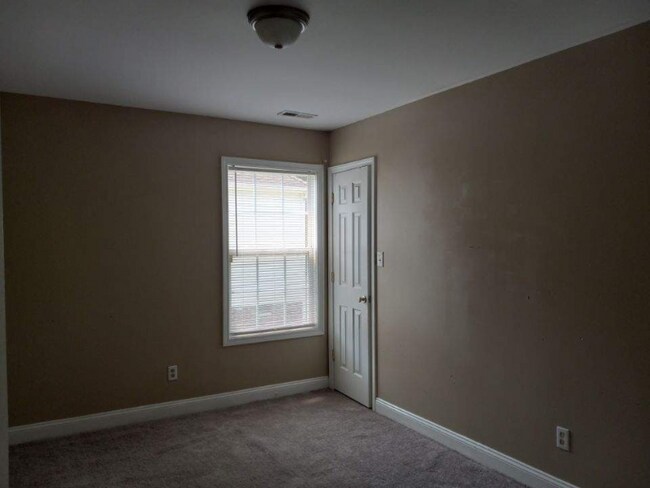 Building Photo - 543 Jedburgh Way