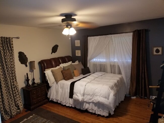 Building Photo - 4588 Hopewell Rd