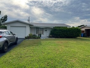 Building Photo - 4460 NW 18th Ave
