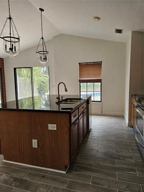 Building Photo - 4252 Prairie View Dr S