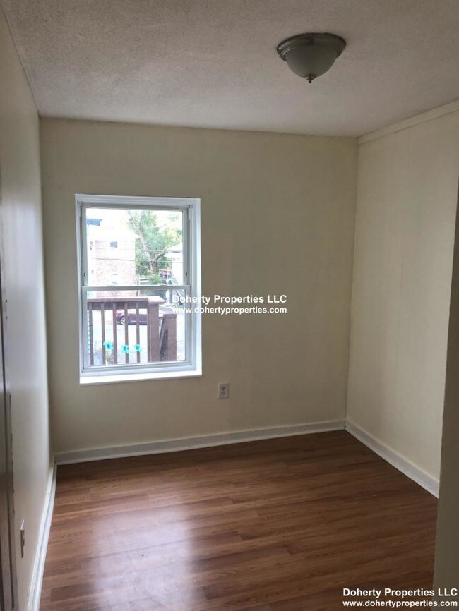 Foto del edificio - 2 bedroom in Lowell MA 01851