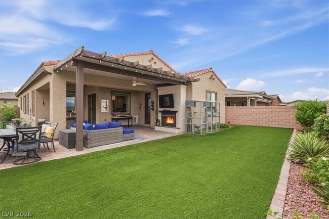 Foto del edificio - 246 Tallis Hills Ave