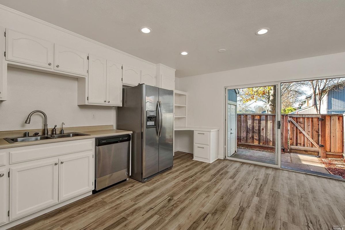 Building Photo - 359 Taylor View Dr