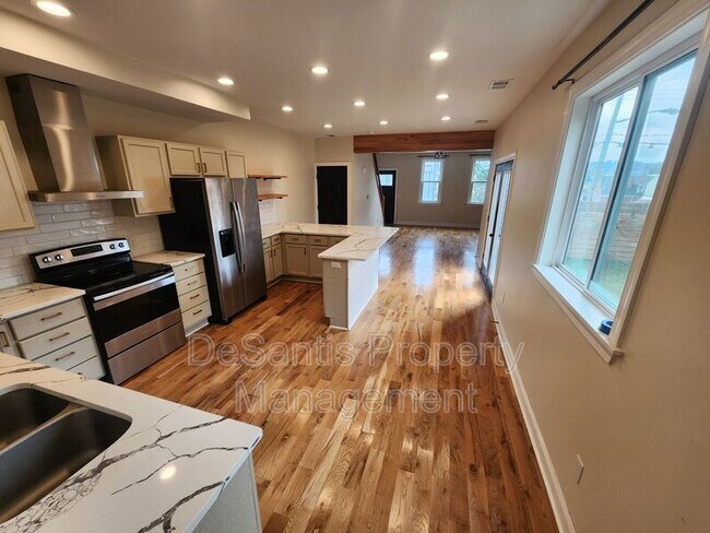 Foto del edificio - 2100 Straubs Ln