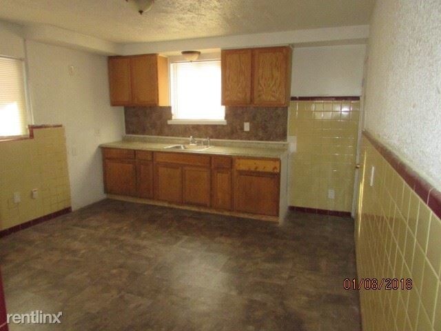 Building Photo - 3 br, 1 bath House - 19741 Waltham St