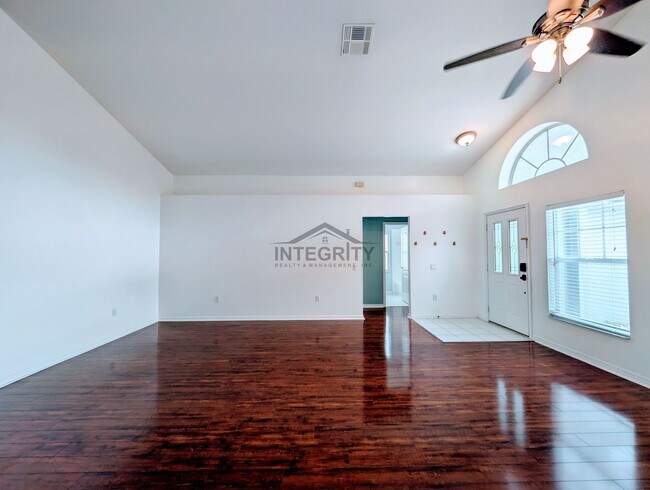 Foto del edificio - 30549 Tremont Dr