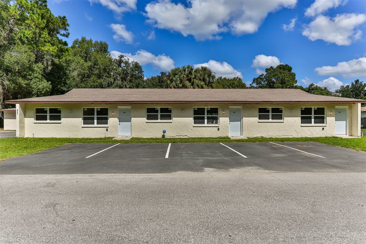 753 NE 9th St, Crystal River, FL 34428 Room for Rent in Crystal River