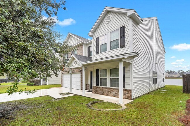 Building Photo - Beautiful Waterfront Property in Lake Shore