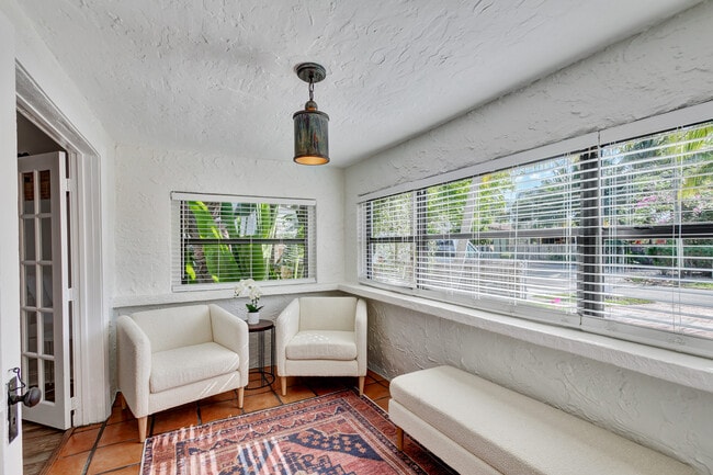 Building Photo - 719 Franklin Rd