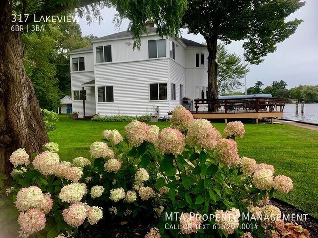 Building Photo - Waterfront Cottage For Rent
