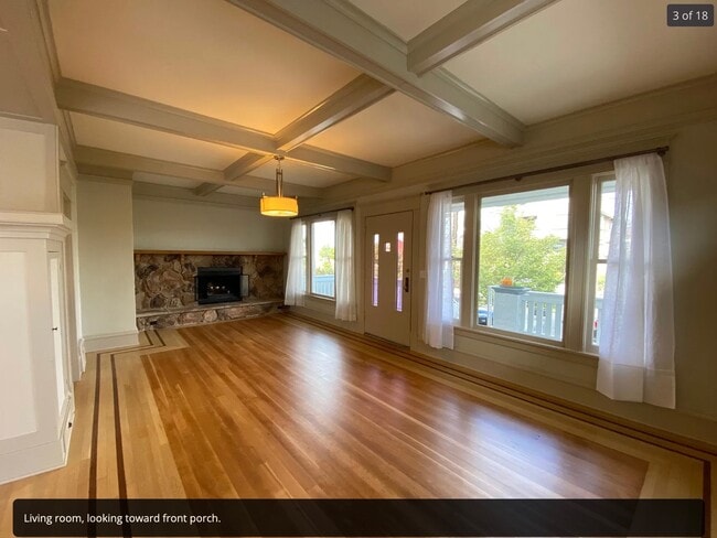 Building Photo - 2207 4th Ave N