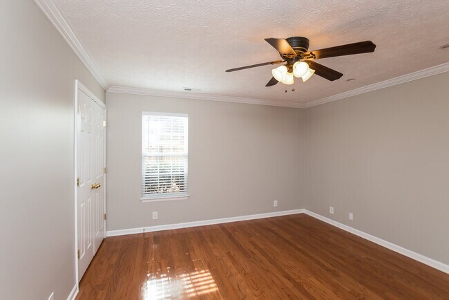 Building Photo - 306 Titans Cir