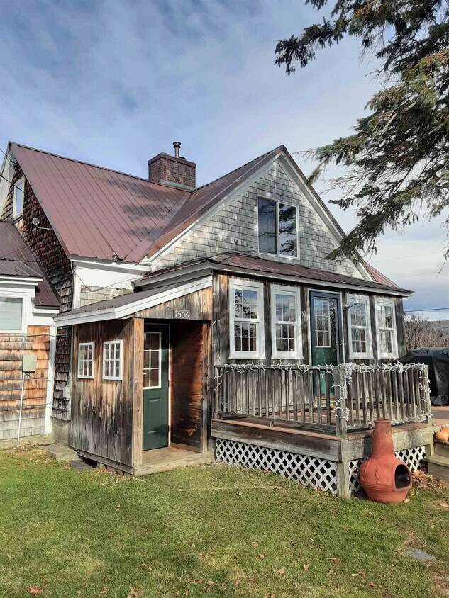 Primary Photo - 1506 E Hill Rd
