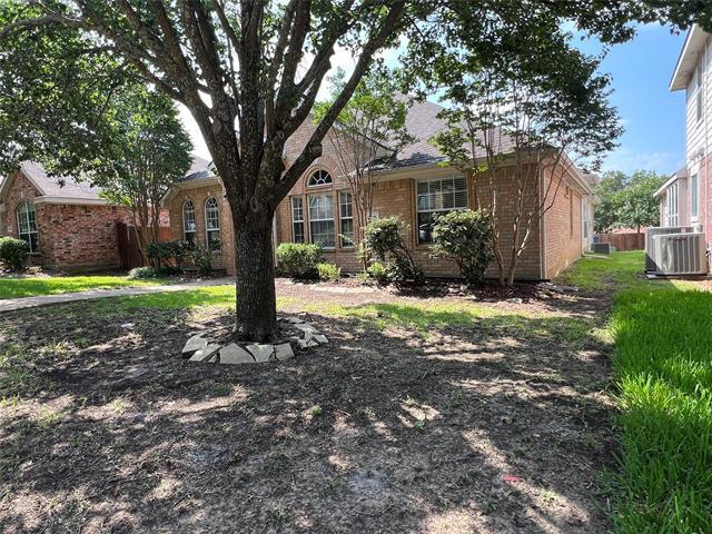 Building Photo - 2075 Garden Crest Dr