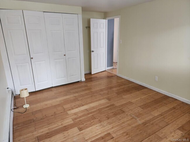 Foto del edificio - 1570 Kenneth Ave