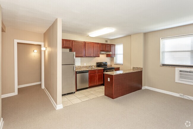 2BR, 1BA - 708 SF - Convent Gardens Apartments
