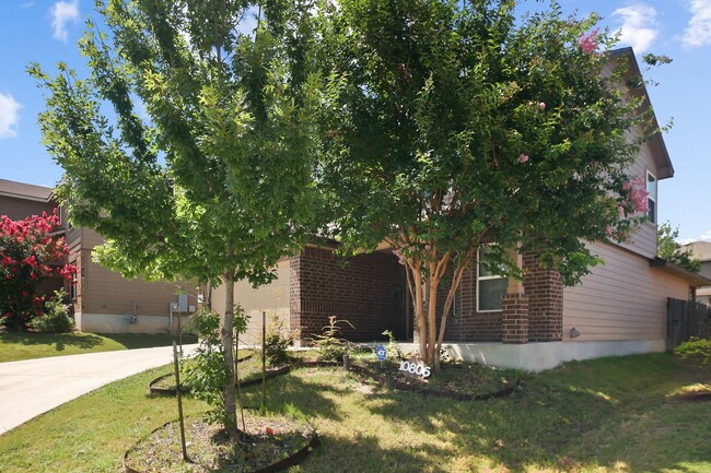 Building Photo - 4 Bedroom/2.5 Bath Tausch Farm Subdivision