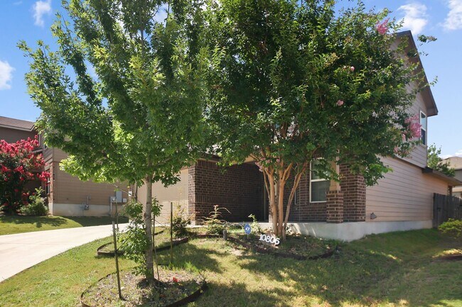 Foto del edificio - 4 Bedroom/2.5 Bath Tausch Farm Subdivision