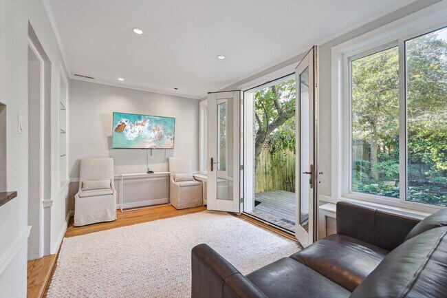 Foto del edificio - 1696 32nd St NW