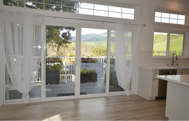 Building Photo - 90 Alta Loma Ct