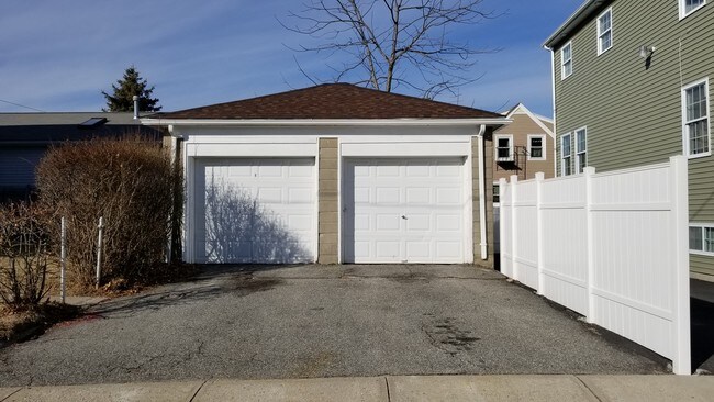 Building Photo - 51 Rushmore Ave