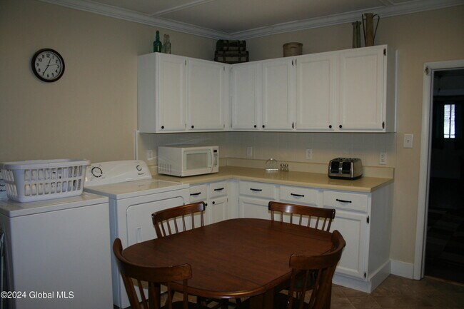 Building Photo - 55 Beekman St