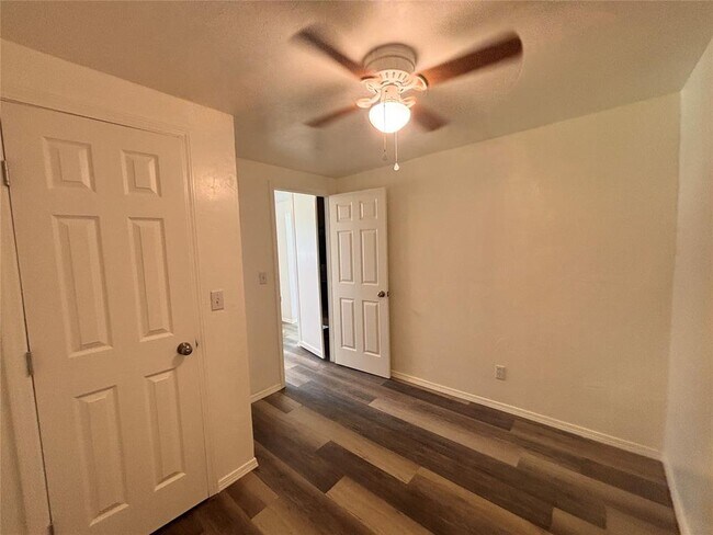 Foto del edificio - 9001 NE 36th St