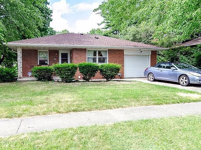 Primary Photo - 1302 E Mumford Dr