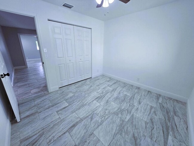 Building Photo - 324 S Chillingworth Dr