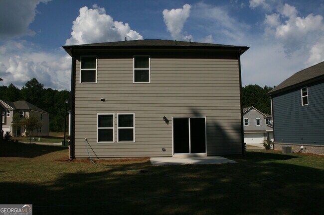 Building Photo - 833 Evergreen Rd