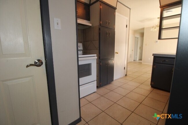 Foto del edificio - 2706 Live Oak Dr