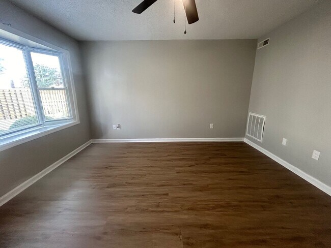 Foto del edificio - West Columbia Townhome in Stratford Place
