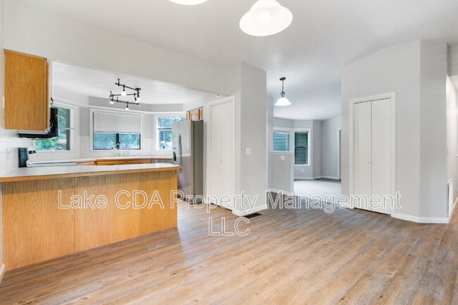Building Photo - 13079 N Westwood Dr