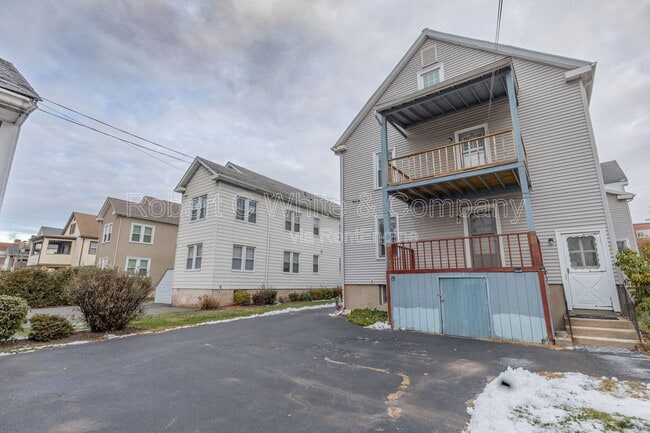 Foto del edificio - 35 Outlook Ave