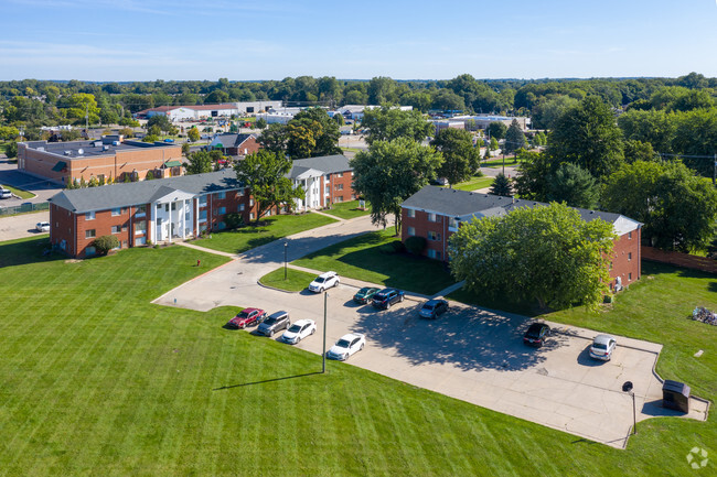 Building Photo - Tecumseh Apartments & Townhomes