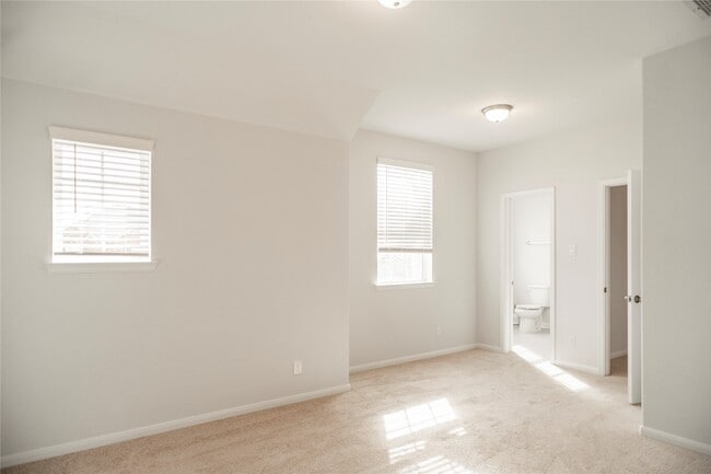 Building Photo - 208 Cambria Green Ln