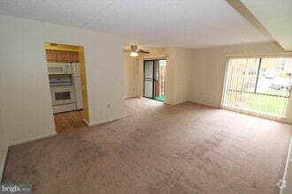 Building Photo - 8600A Village Square Dr