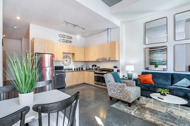 Building Photo - 1710 S McClellan St