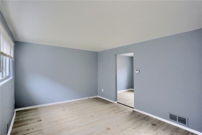Building Photo - 436 Brierly Ln