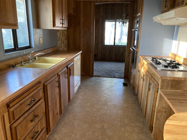 Foto del edificio - 1354 Jasmine Way